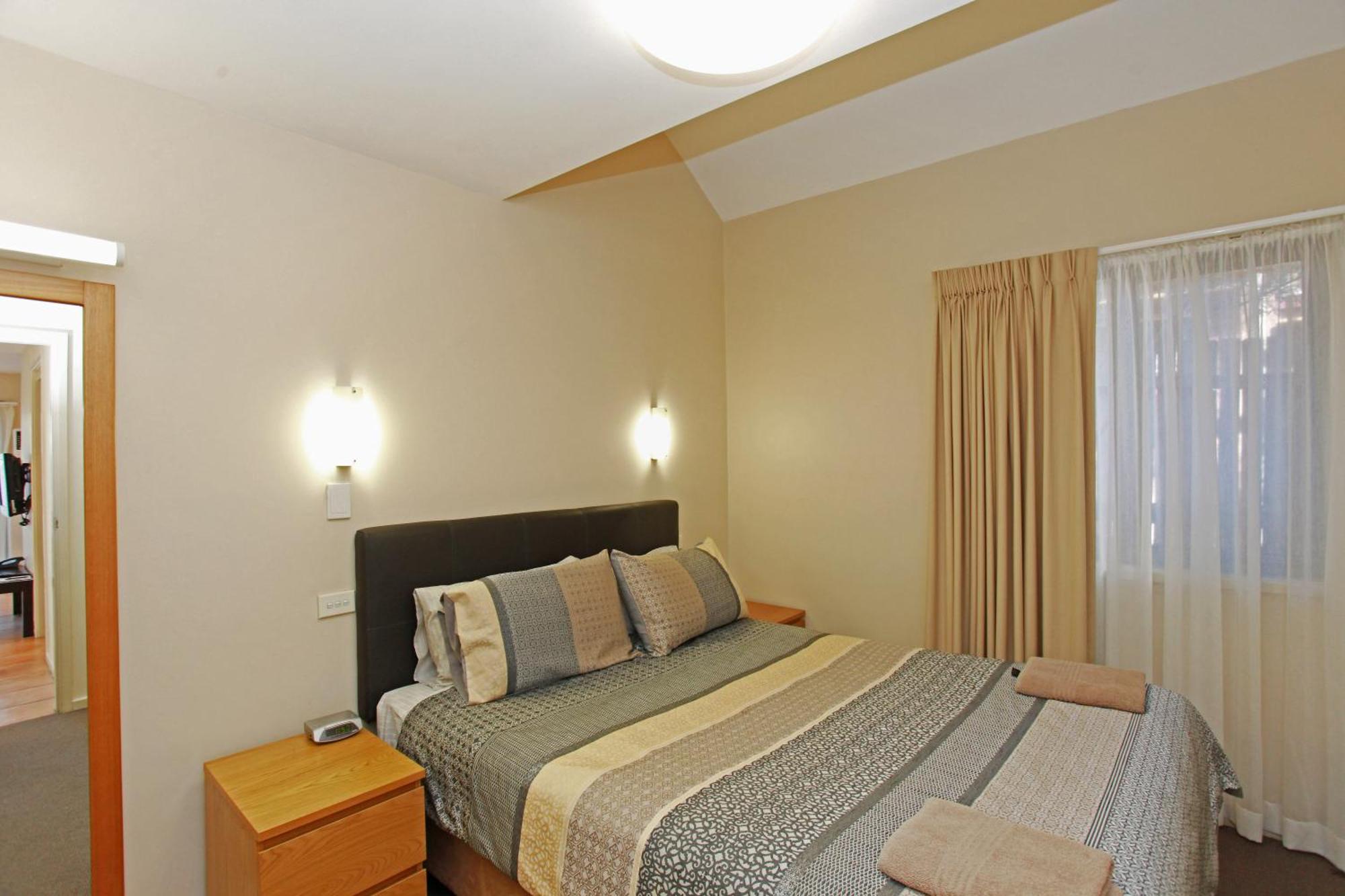 Travellers Motor Village Newcastle Rum bild